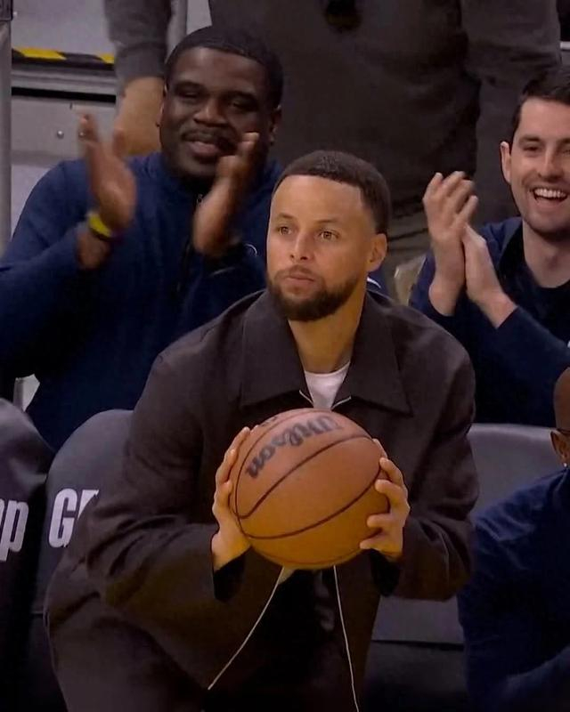 开云在线-库里赛季报销?!不是,勇士你这…就要被德罗赞超了呀|斯蒂芬·库里|德玛尔-德罗赞|德马尔·德罗赞|金州勇士队|nba_新浪体育_新浪新闻